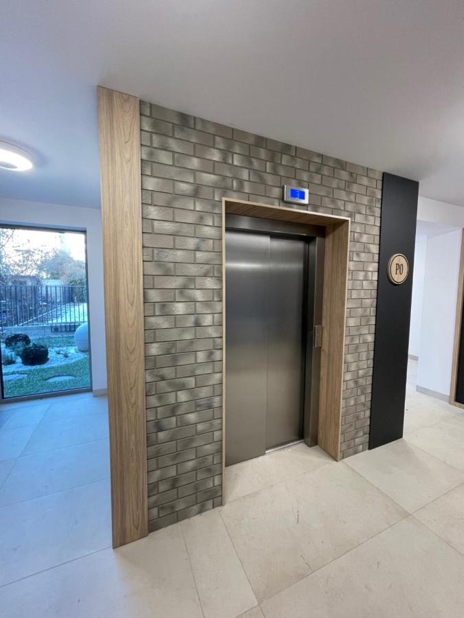 Apartament Smart Kamienica Grochow With Free Parking Varşovia Exterior foto